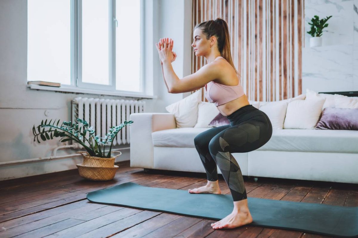 femme exercices squats